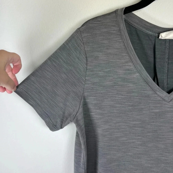 Mod Ref Women's Essential V-Neck Modal Shirt Gray Short Sleeve Back Pleat Small - Picture 4 of 9